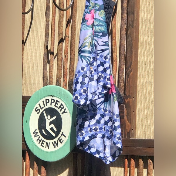 Tommy Bahama Relax Hibiscus Tropical Swim Trunks - Picture 6 of 10